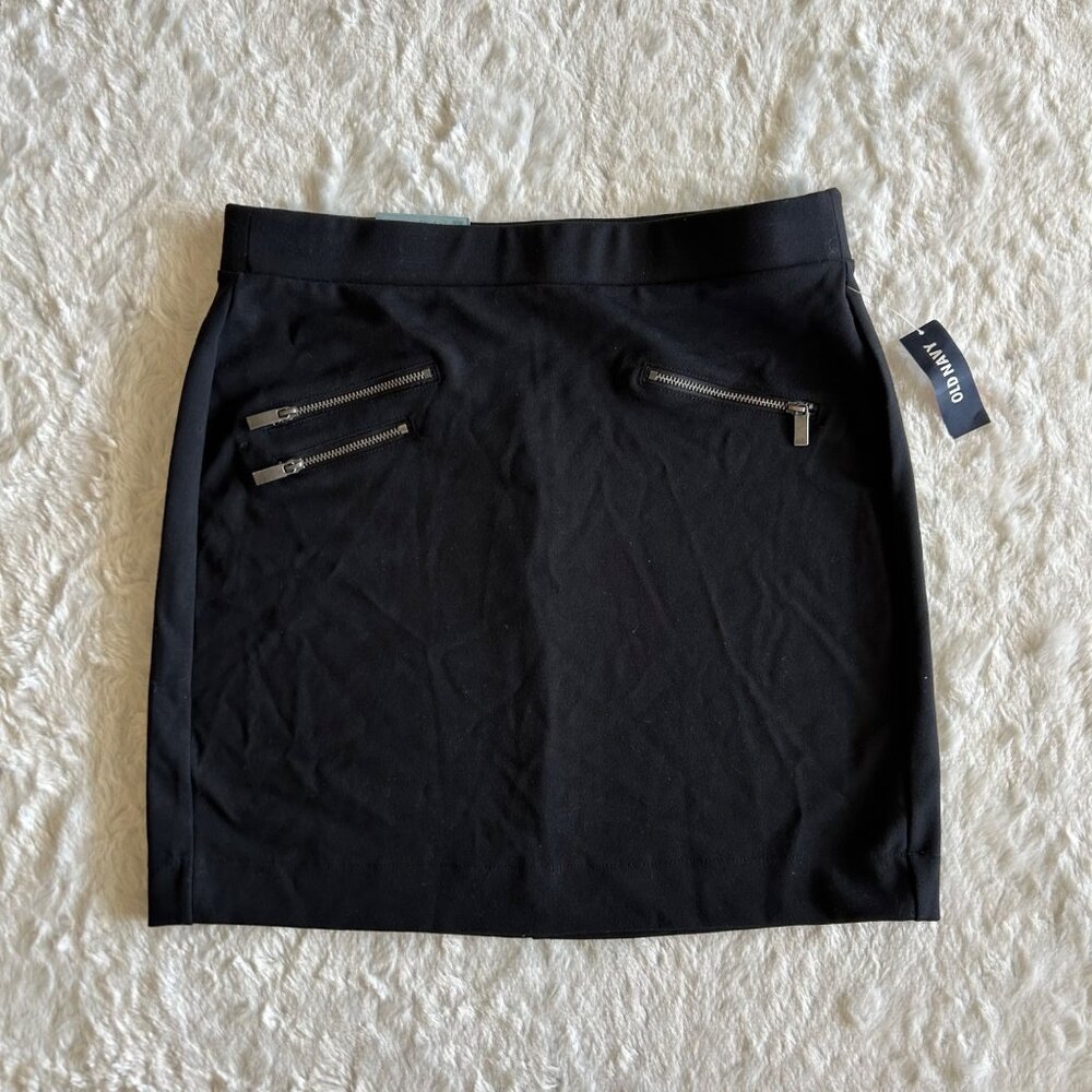 NWT Old Navy Black Stretch Mini Skirtโ Zipper Detail - Small